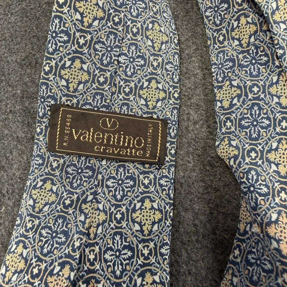Vtg Valentino Cravatte Silk Tie Italy Medallion Geometric Blue Gold Mosaic Mens